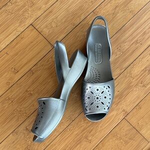 Reaction Kenneth Cole Women's Pewter Flats